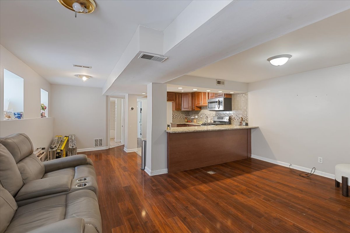 5319 South Indiana Avenue Chicago IL 60615