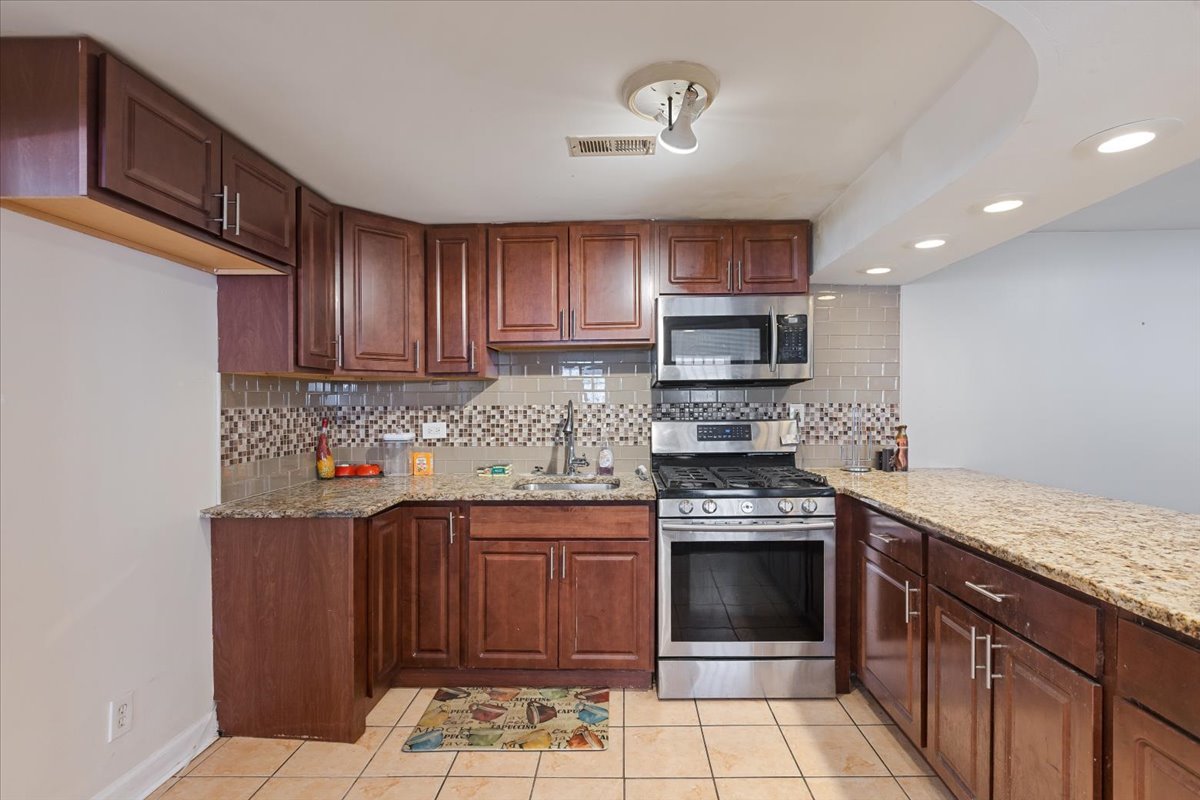 5319 South Indiana Avenue Chicago IL 60615