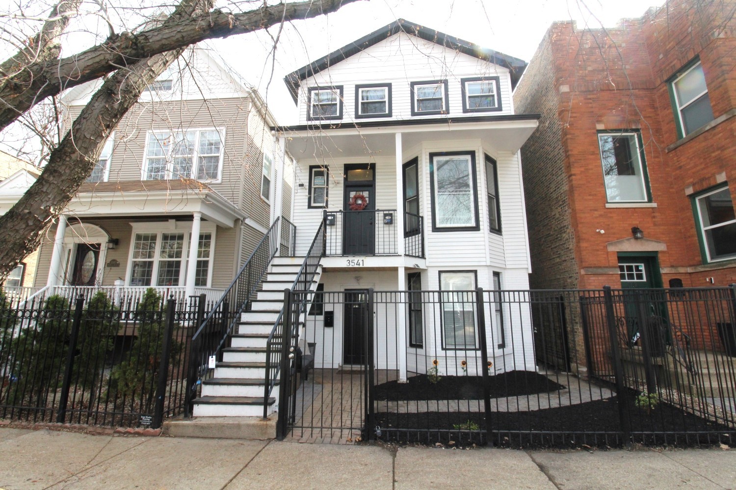 3541 North Damen Avenue Chicago IL 60618