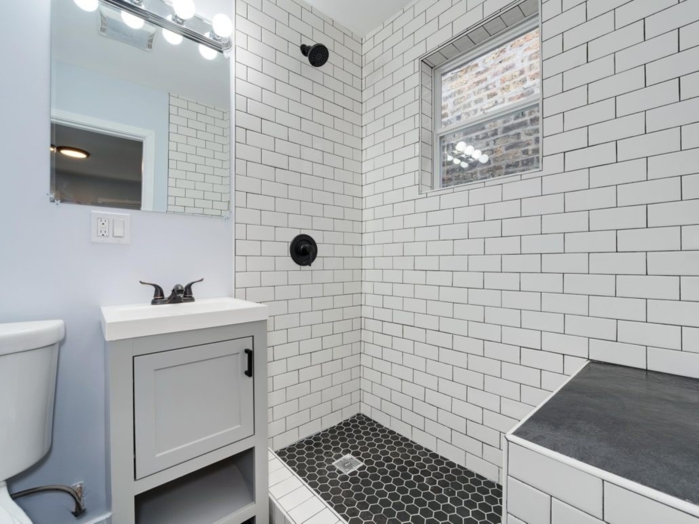 3541 North Damen Avenue Chicago IL 60618