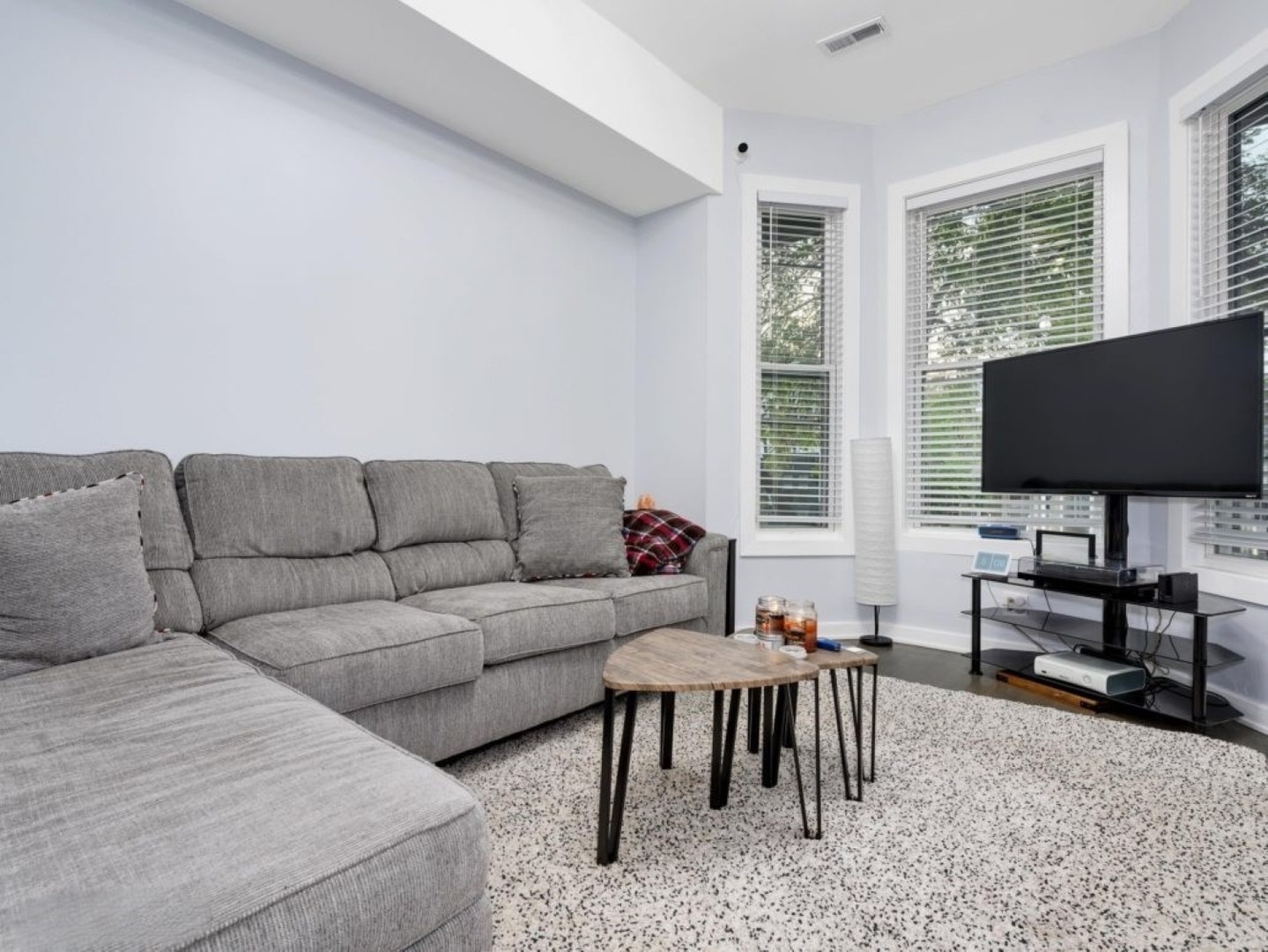 3541 North Damen Avenue Chicago IL 60618