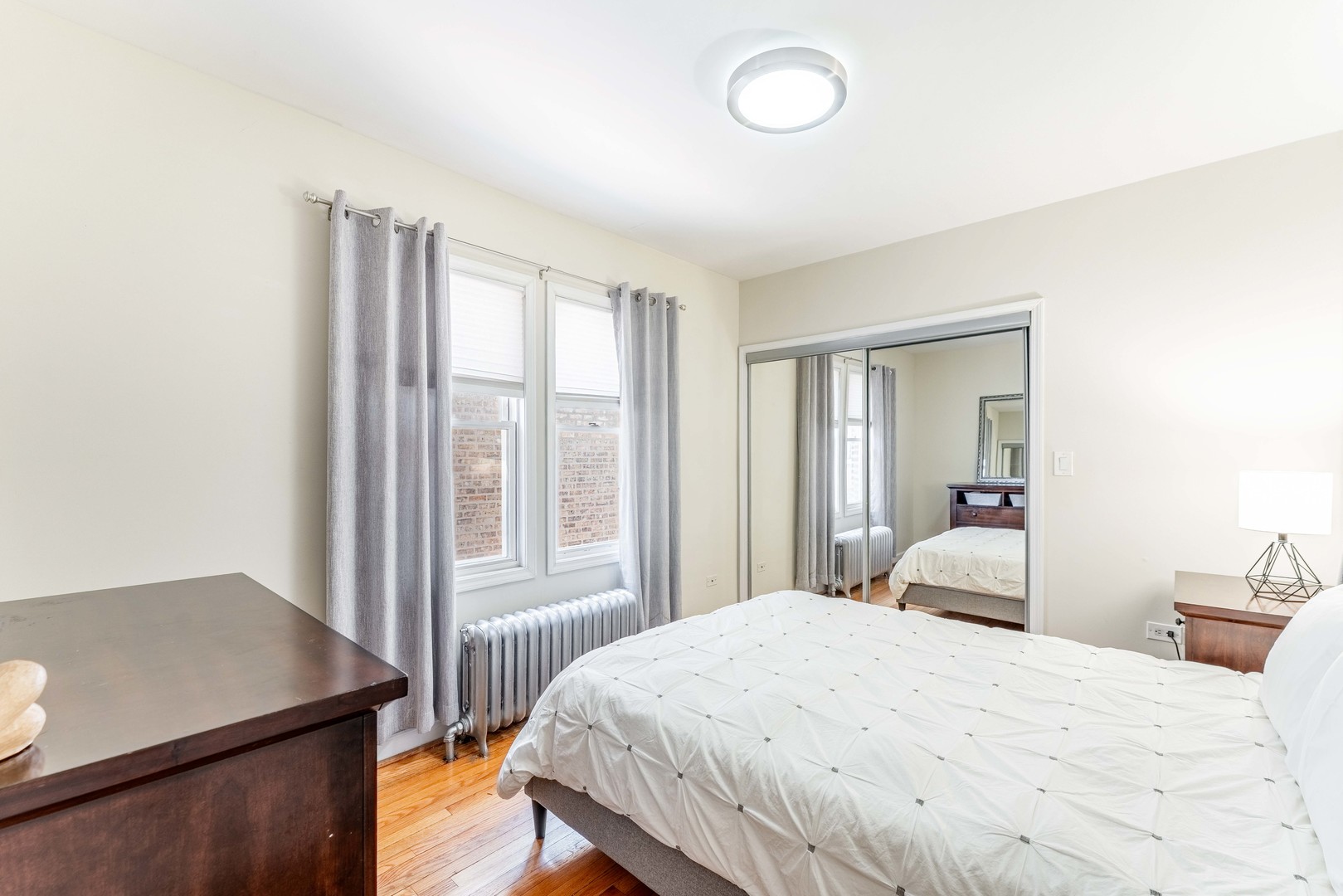 5615 West Henderson Street Chicago IL 60634