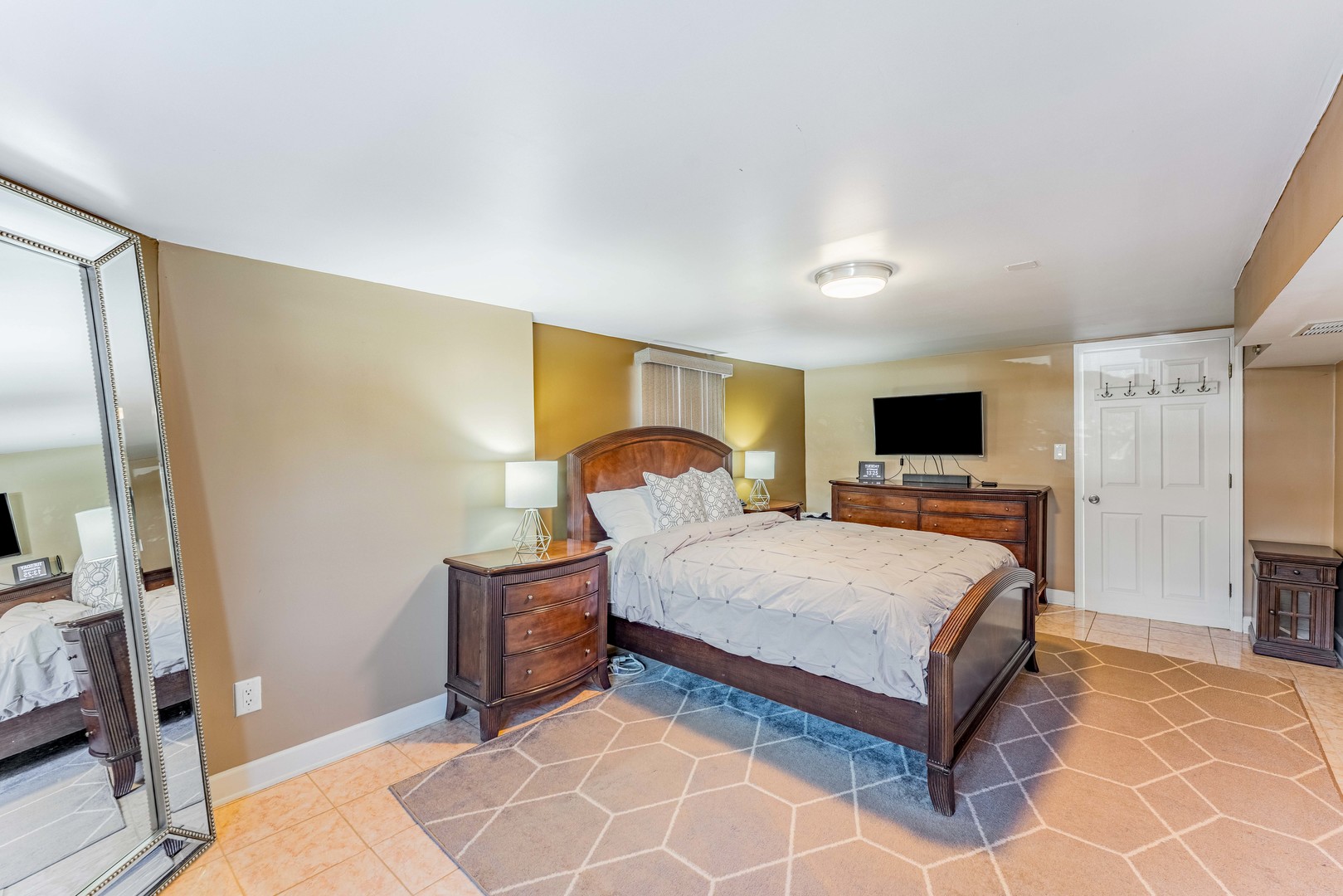 5615 West Henderson Street Chicago IL 60634