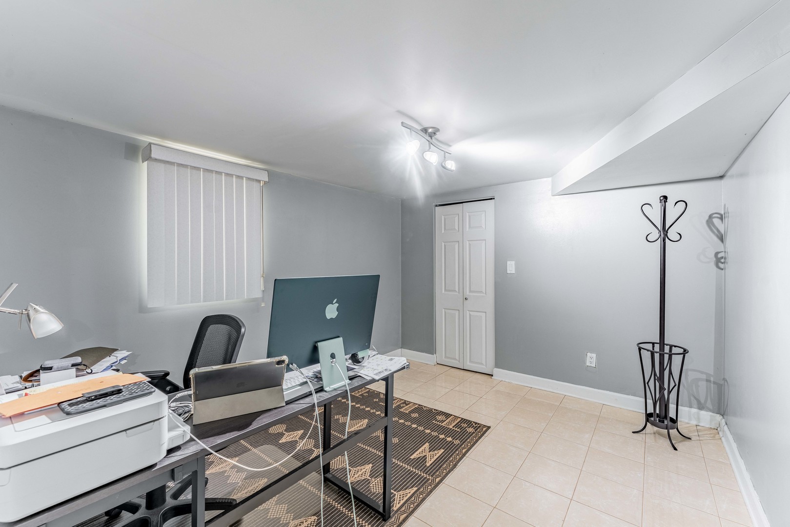 5615 West Henderson Street Chicago IL 60634