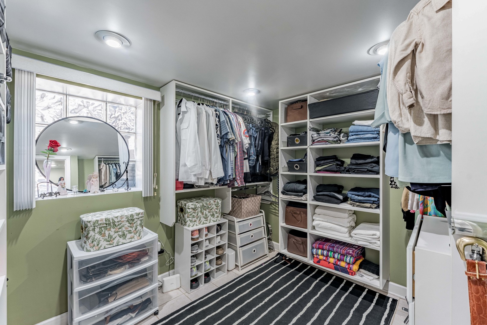 5615 West Henderson Street Chicago IL 60634