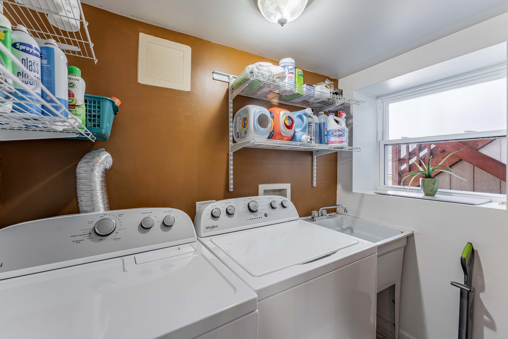 5615 West Henderson Street Chicago IL 60634