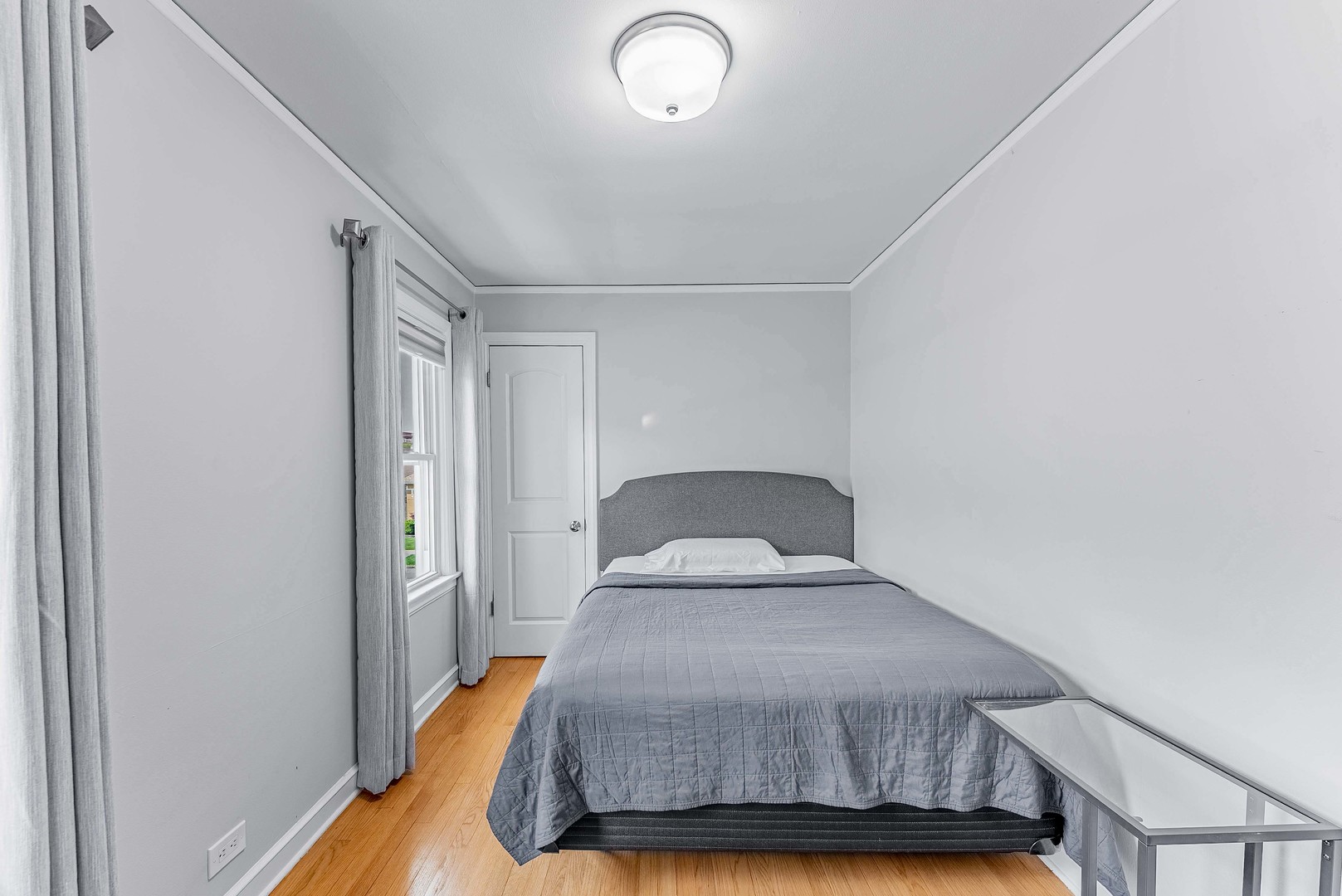 5615 West Henderson Street Chicago IL 60634