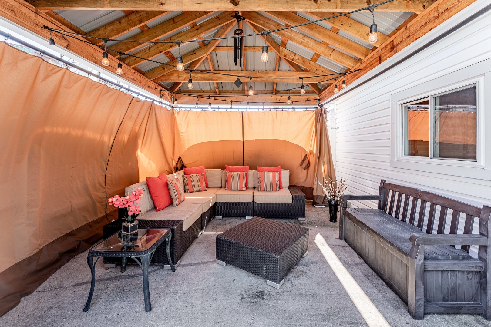 5615 West Henderson Street Chicago IL 60634