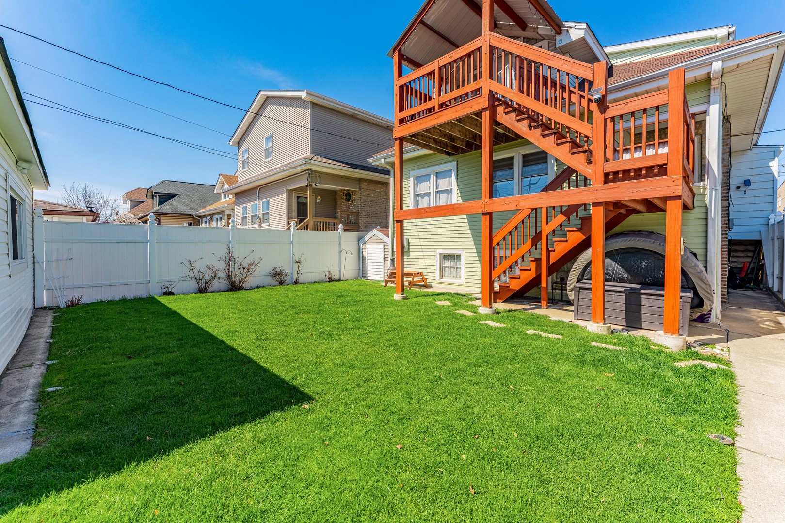 5615 West Henderson Street Chicago IL 60634