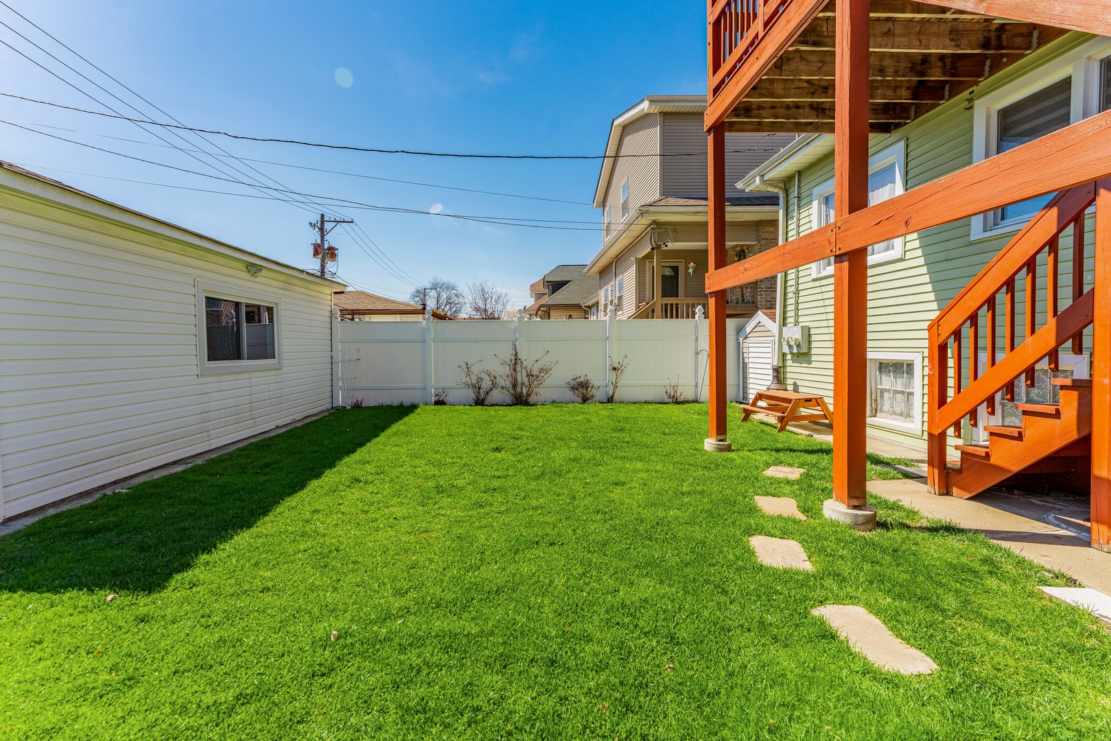 5615 West Henderson Street Chicago IL 60634