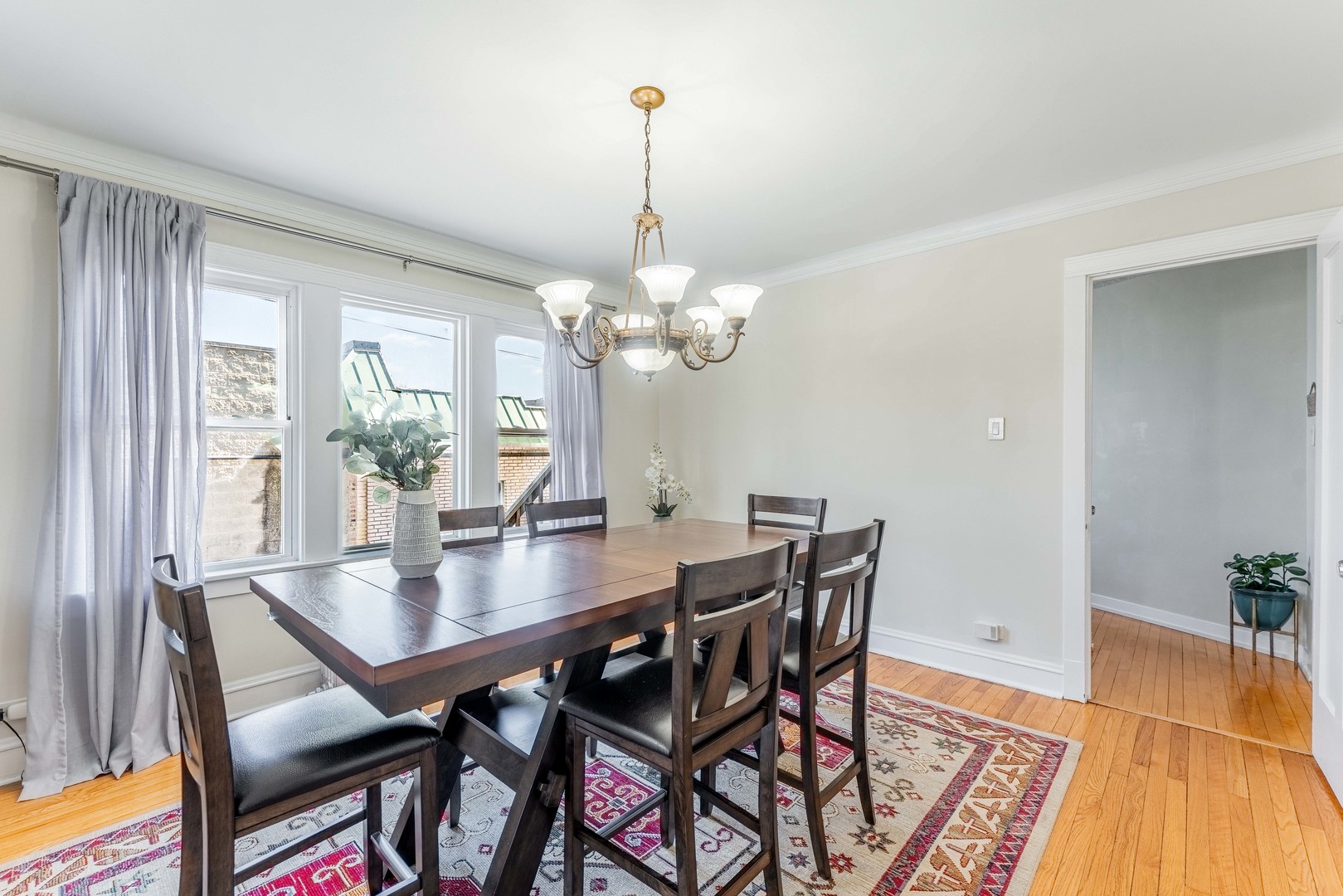 5615 West Henderson Street Chicago IL 60634