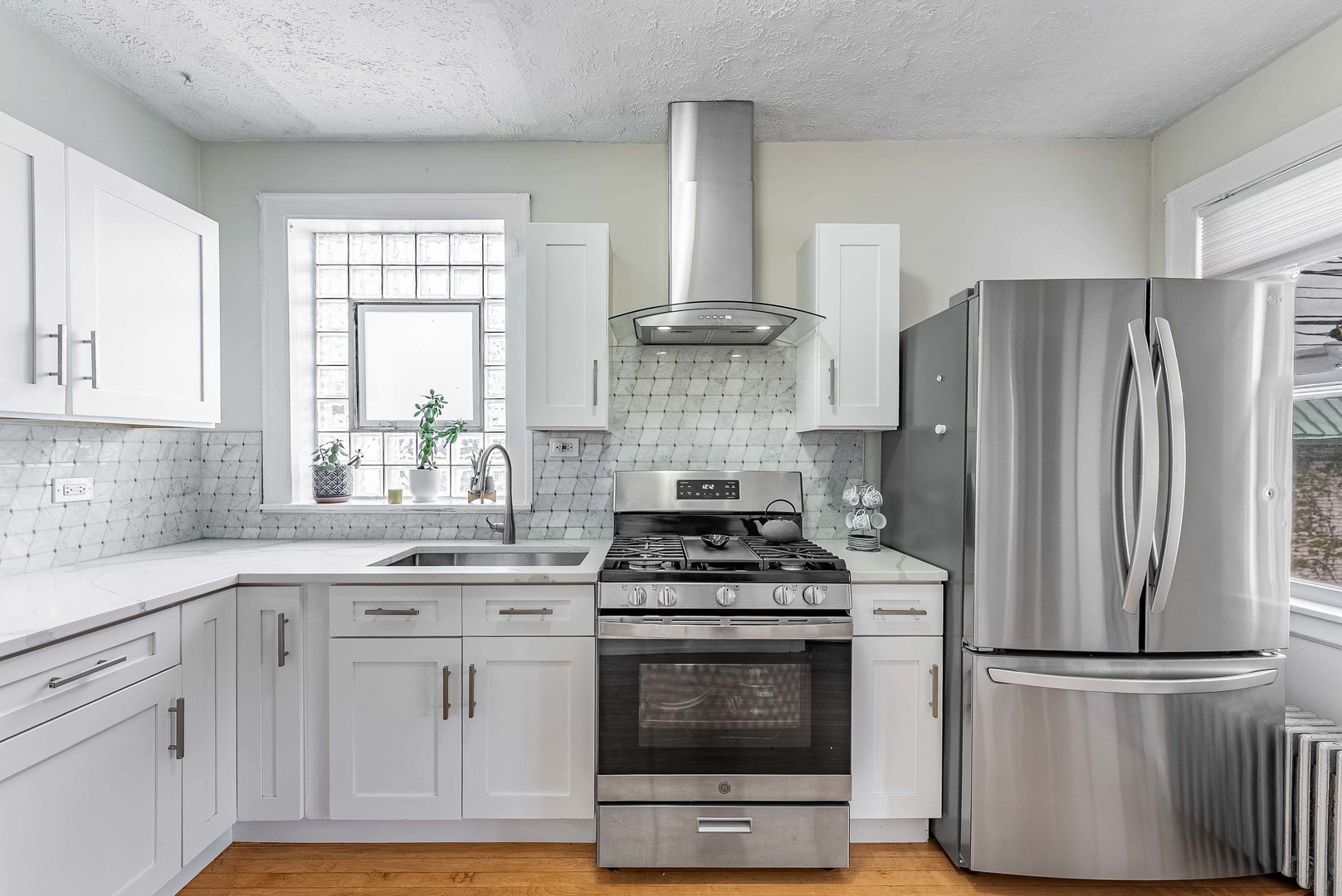 5615 West Henderson Street Chicago IL 60634