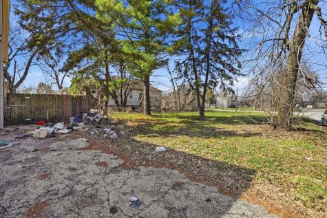 122 West 150th Street Harvey IL 60426