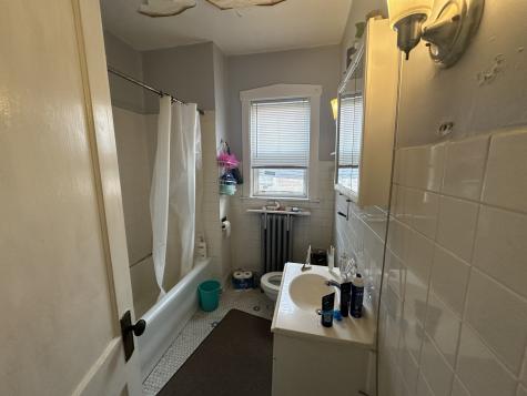 2527 West Argyle Street Chicago IL 60625