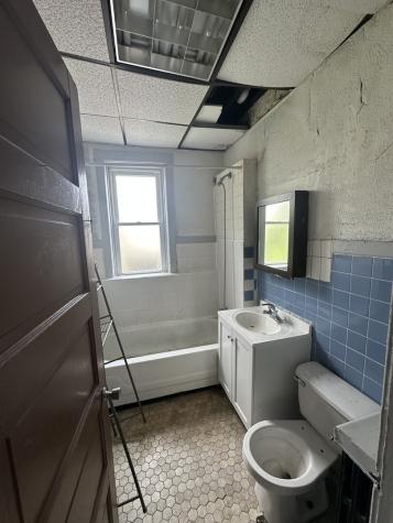 2527 West Argyle Street Chicago IL 60625