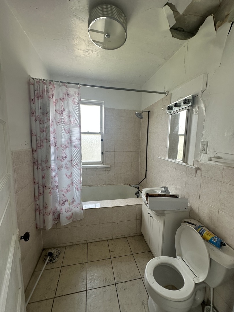 2527 West Argyle Street Chicago IL 60625