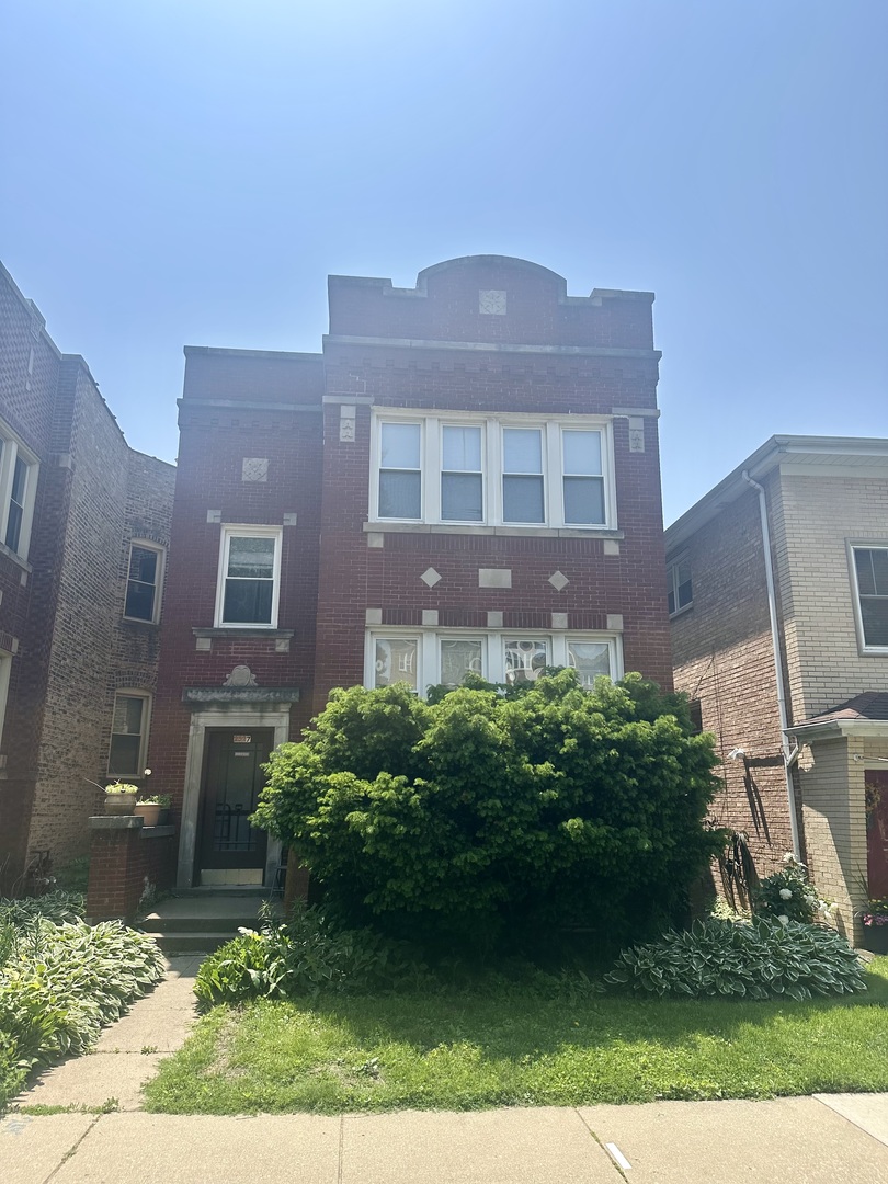 2527 West Argyle Street Chicago IL 60625