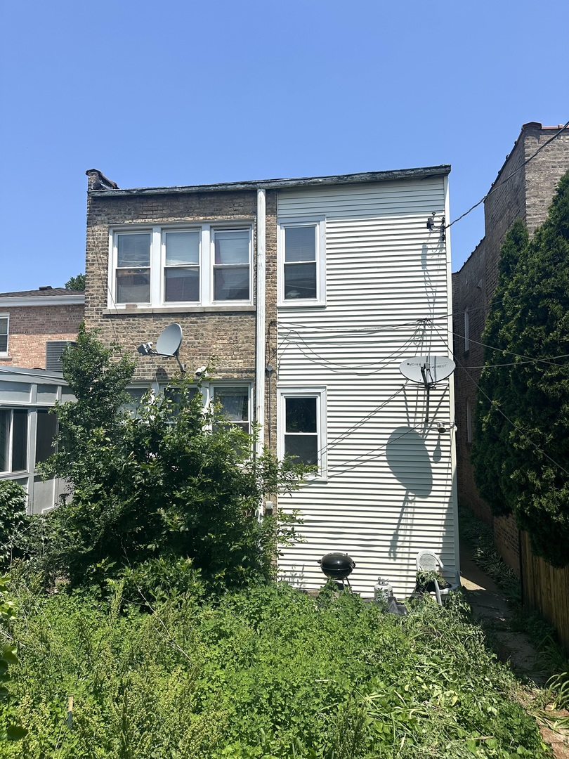 2527 West Argyle Street Chicago IL 60625