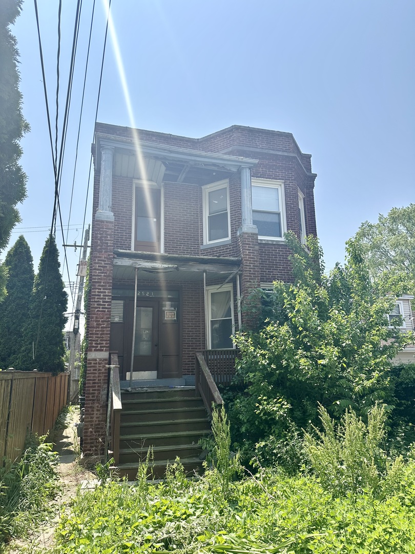 2527 West Argyle Street Chicago IL 60625