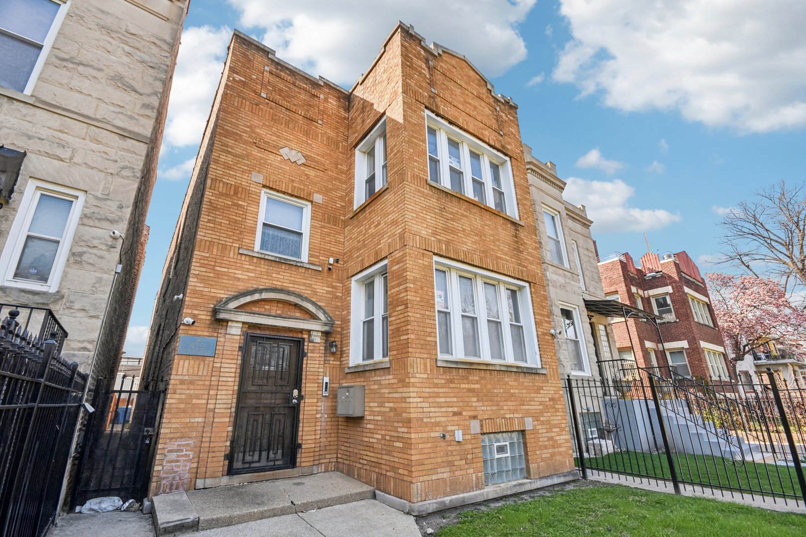 412 North Pine Avenue Chicago IL 60644