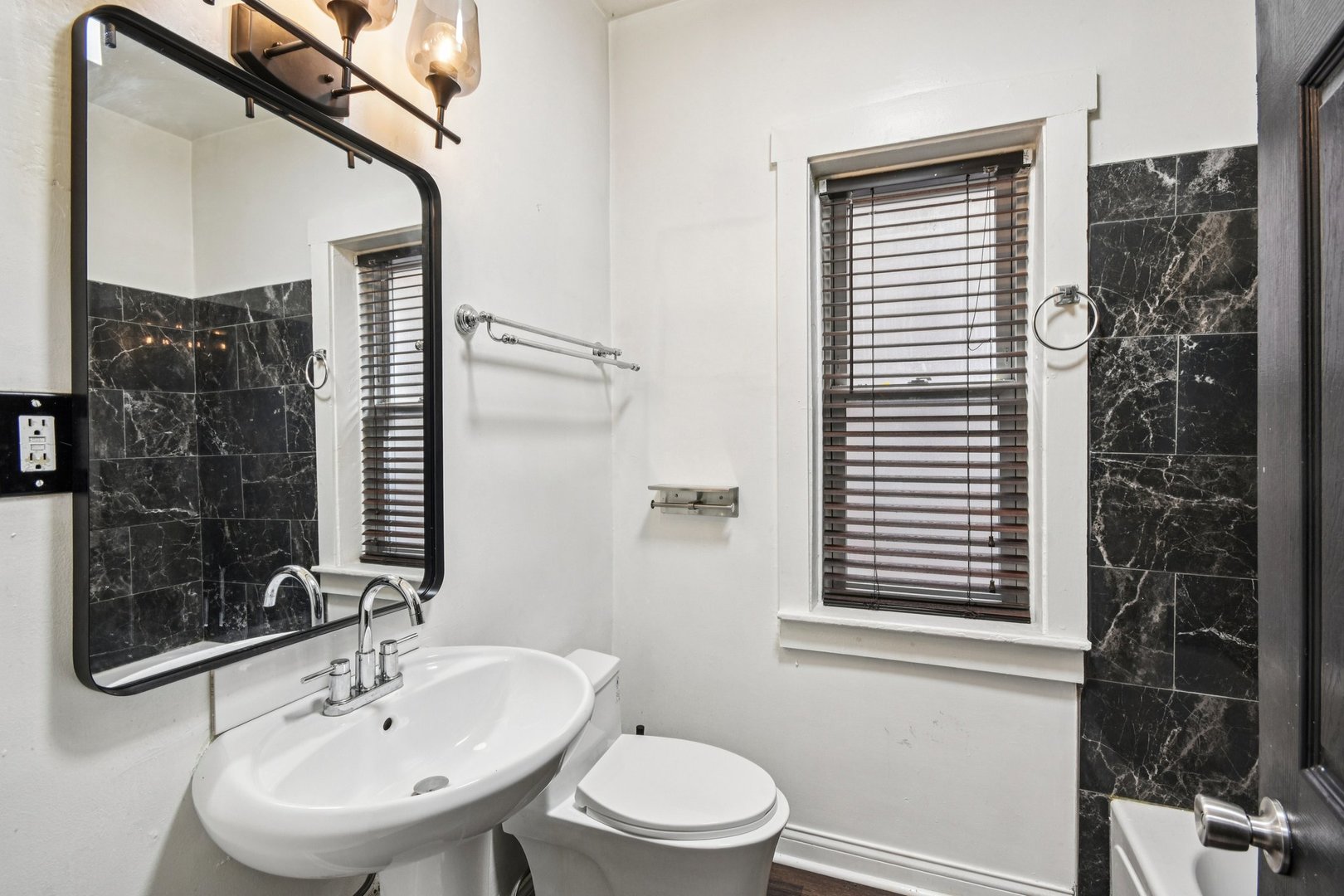 412 North Pine Avenue Chicago IL 60644