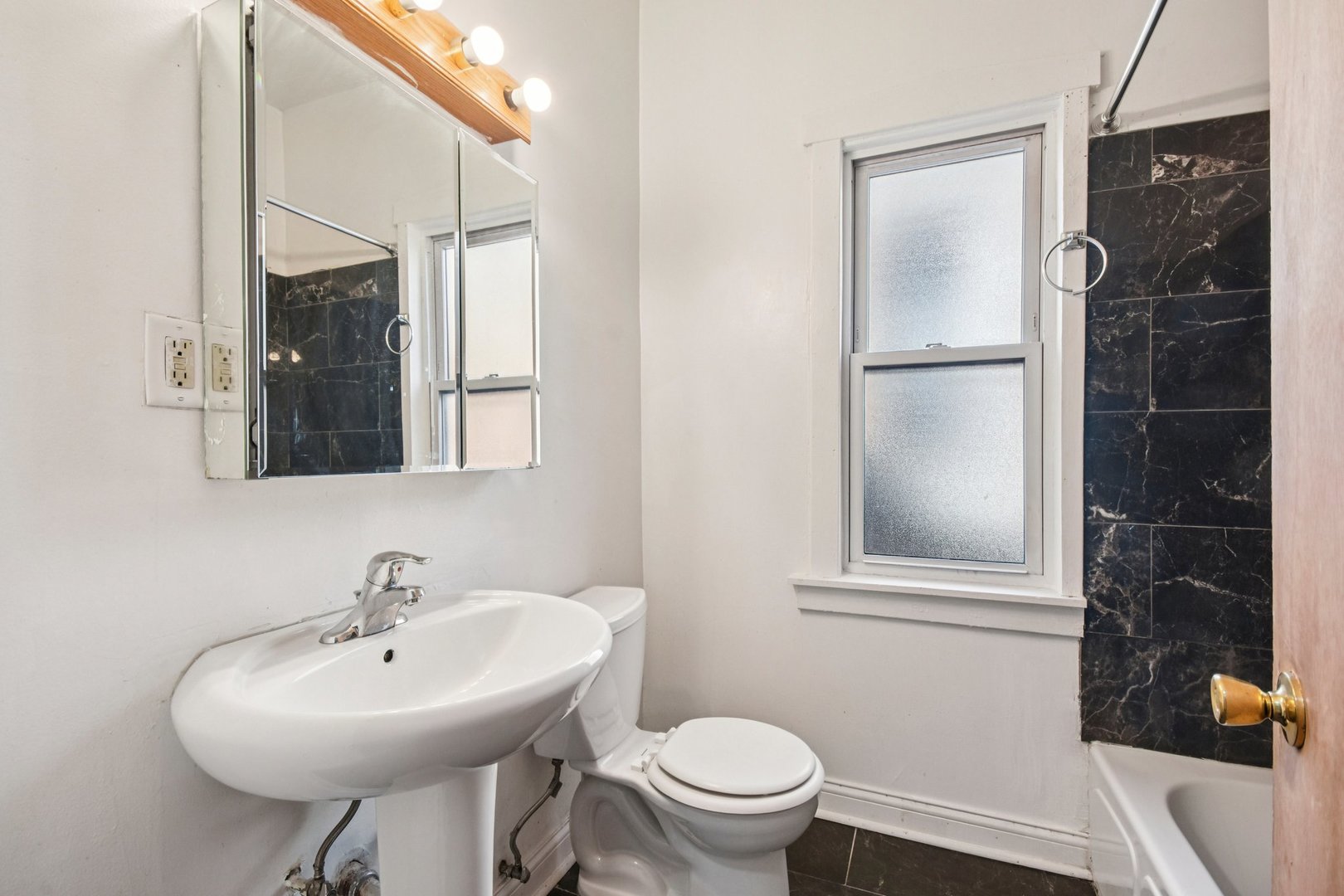 412 North Pine Avenue Chicago IL 60644