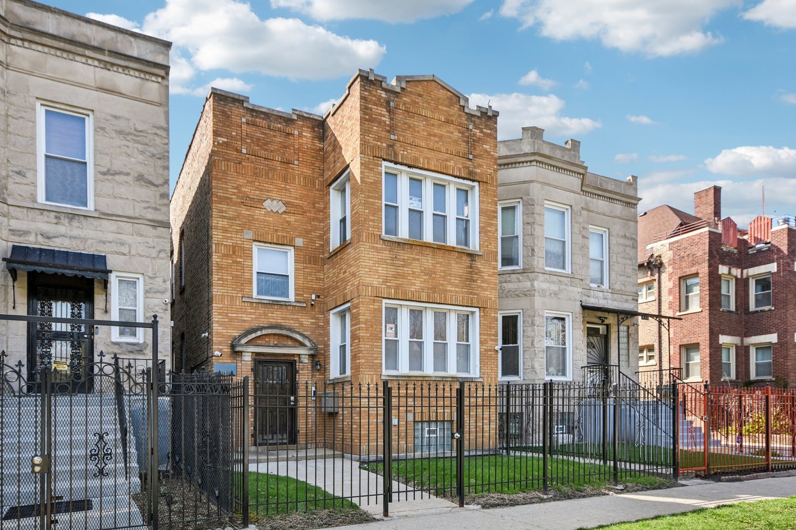 412 North Pine Avenue Chicago IL 60644