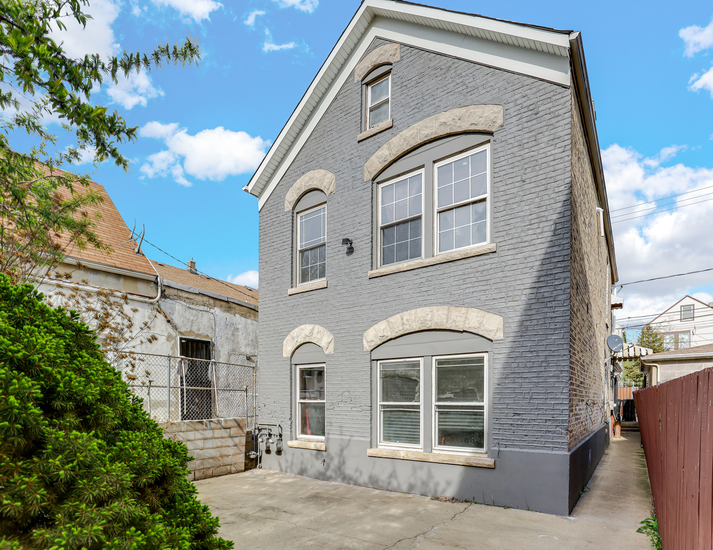 2631 South Sawyer Avenue Chicago IL 60623