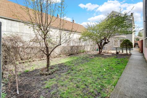 2631 South Sawyer Avenue Chicago IL 60623