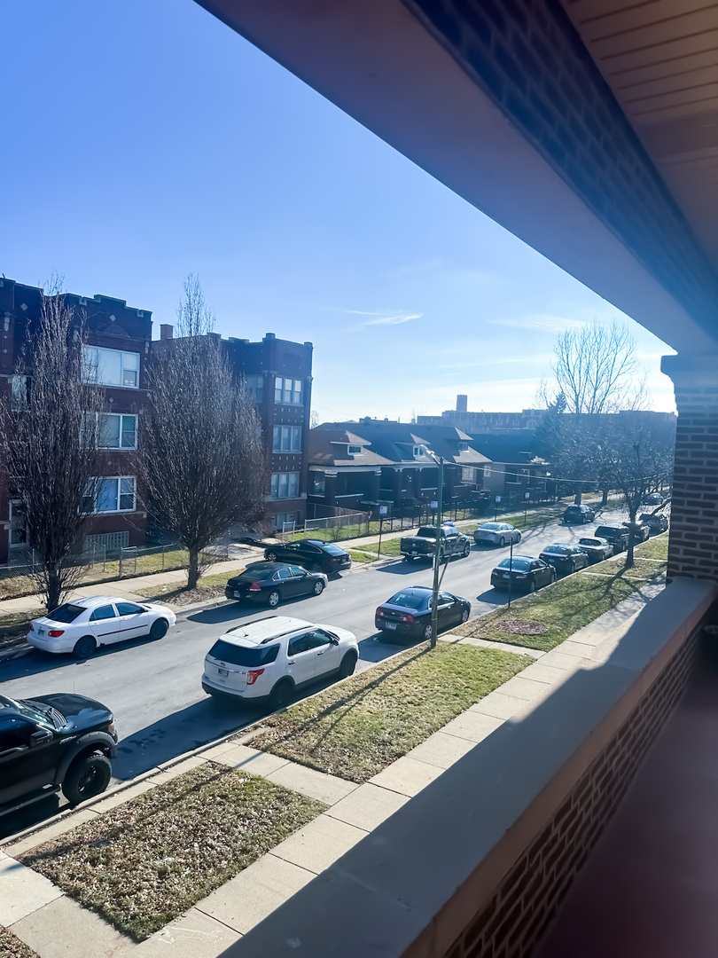 8004 South May Street Chicago IL 60620