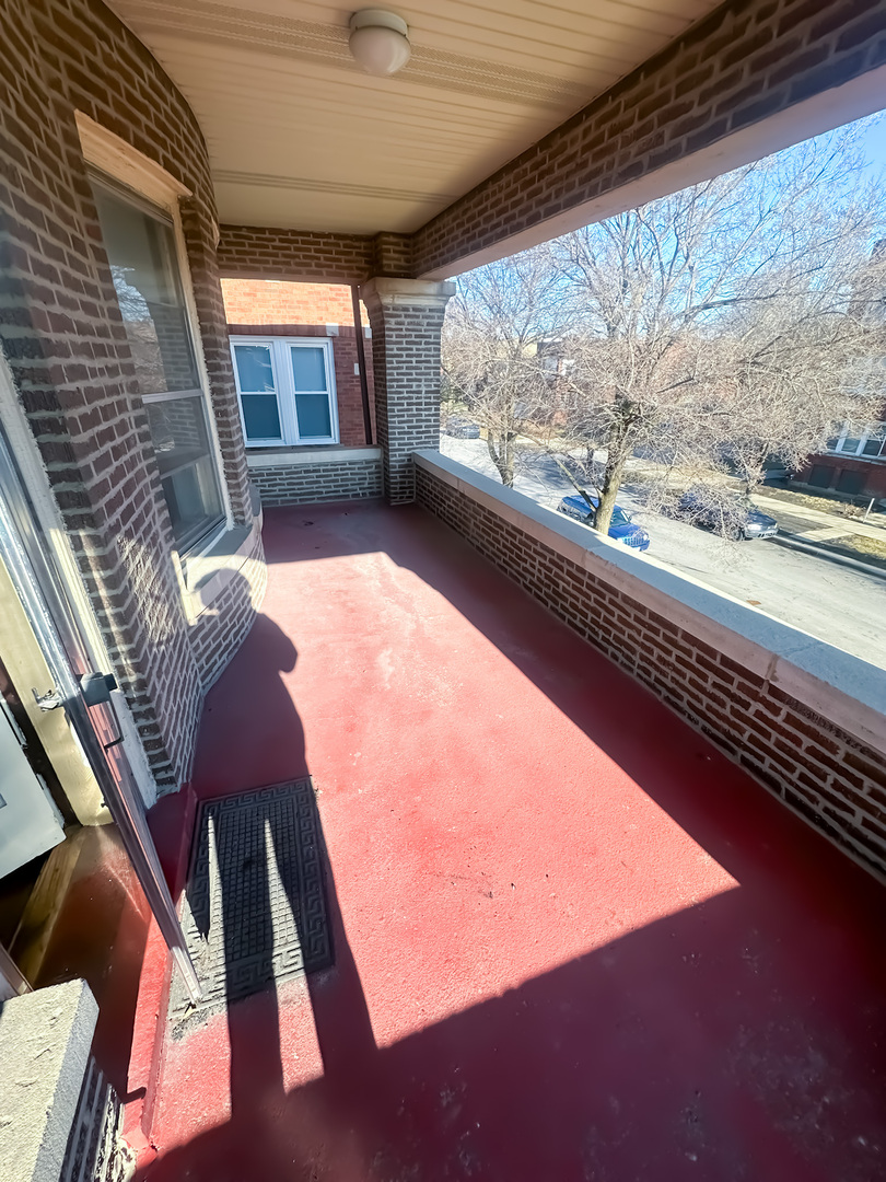 8004 South May Street Chicago IL 60620