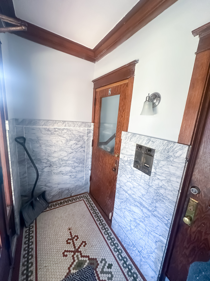 8004 South May Street Chicago IL 60620