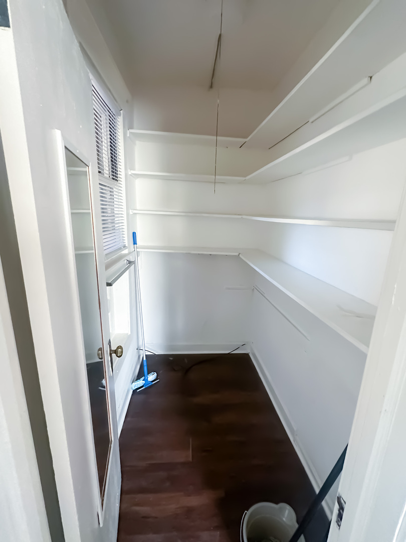 8004 South May Street Chicago IL 60620