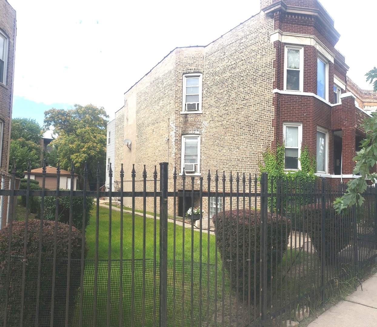 4234 West Congress Parkway Chicago IL 60624