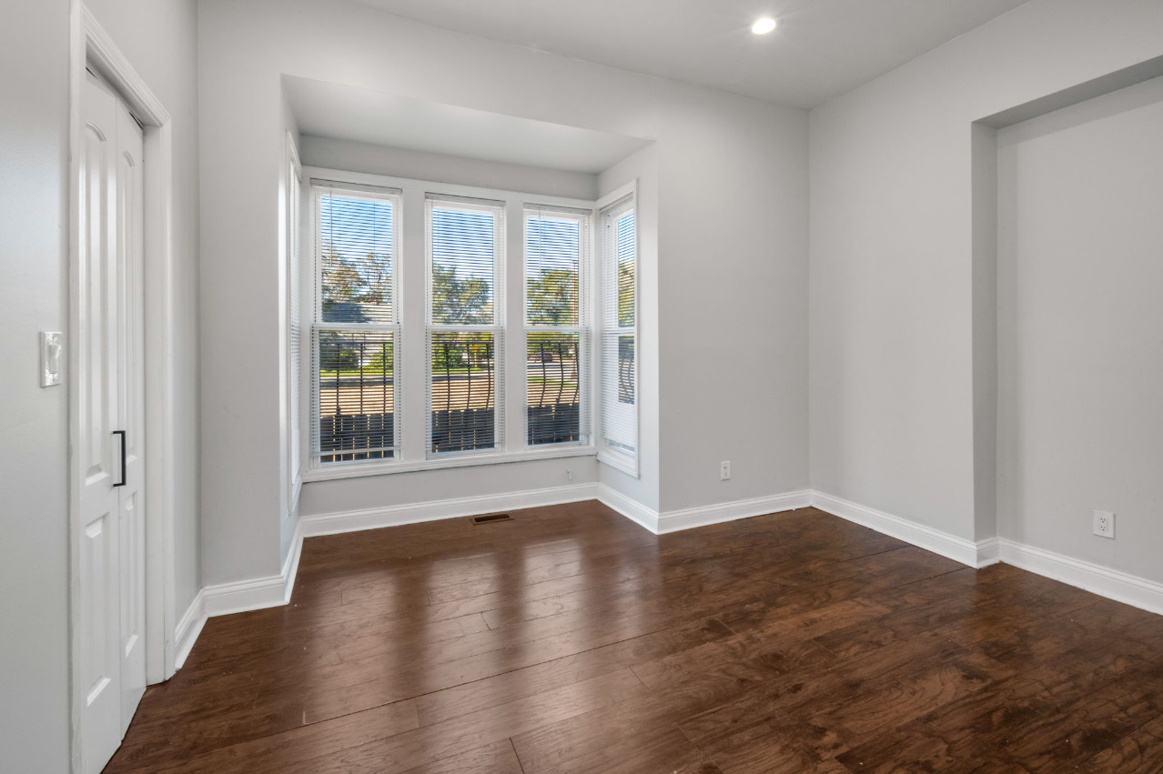 447 West 81st Street Chicago IL 60620