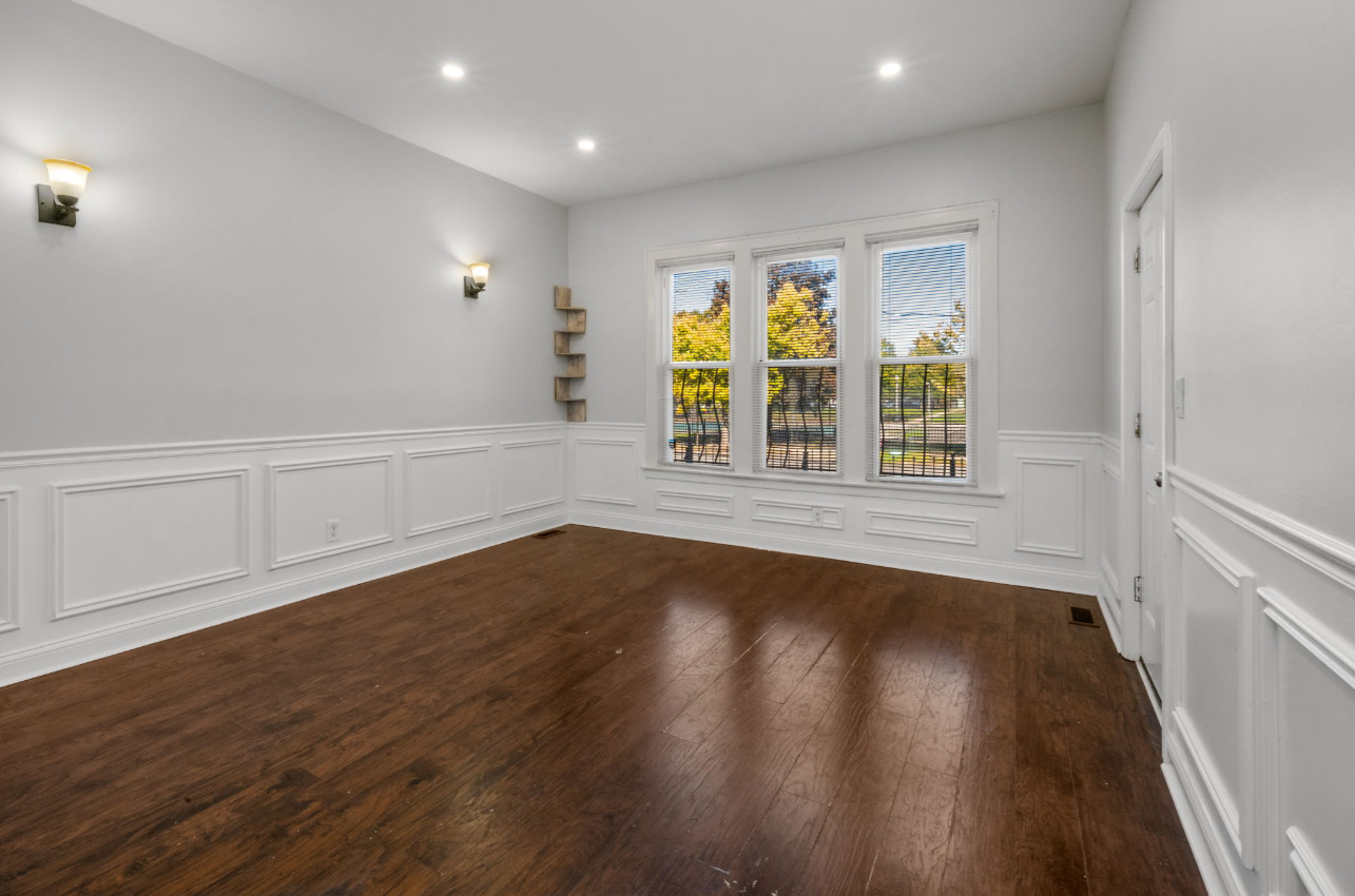 447 West 81st Street Chicago IL 60620