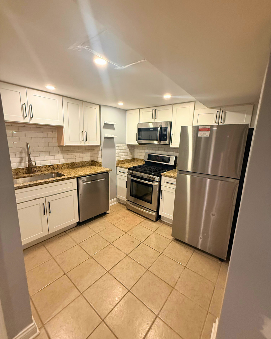 447 West 81st Street Chicago IL 60620