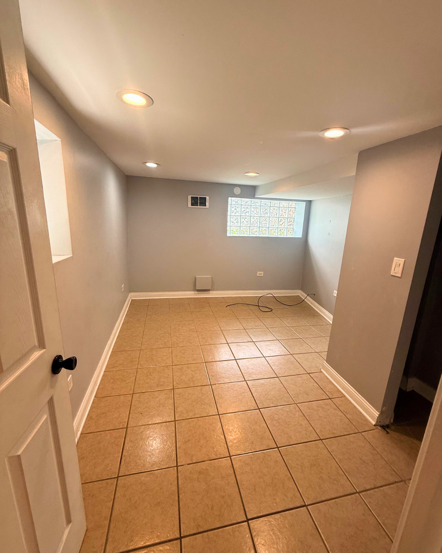 447 West 81st Street Chicago IL 60620
