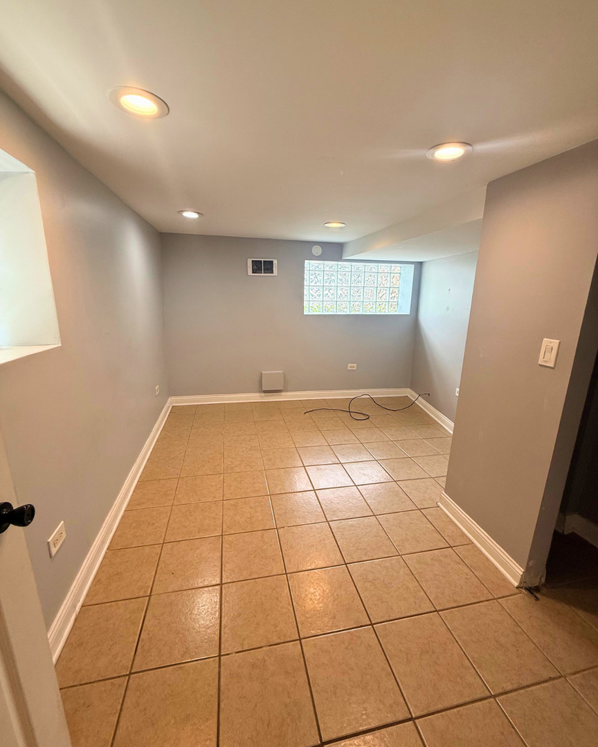 447 West 81st Street Chicago IL 60620