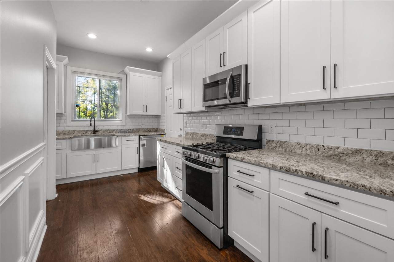 447 West 81st Street Chicago IL 60620
