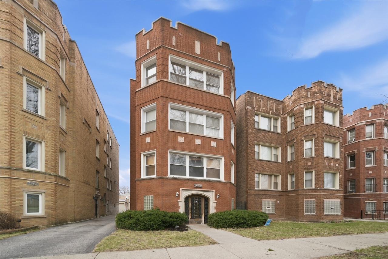 7960 South Phillips Avenue Chicago IL 60617