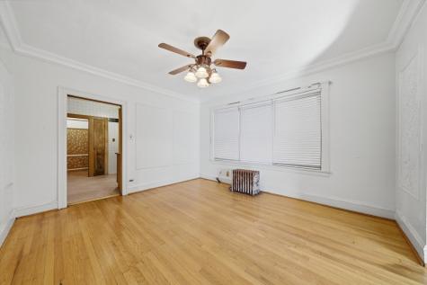 7960 South Phillips Avenue Chicago IL 60617