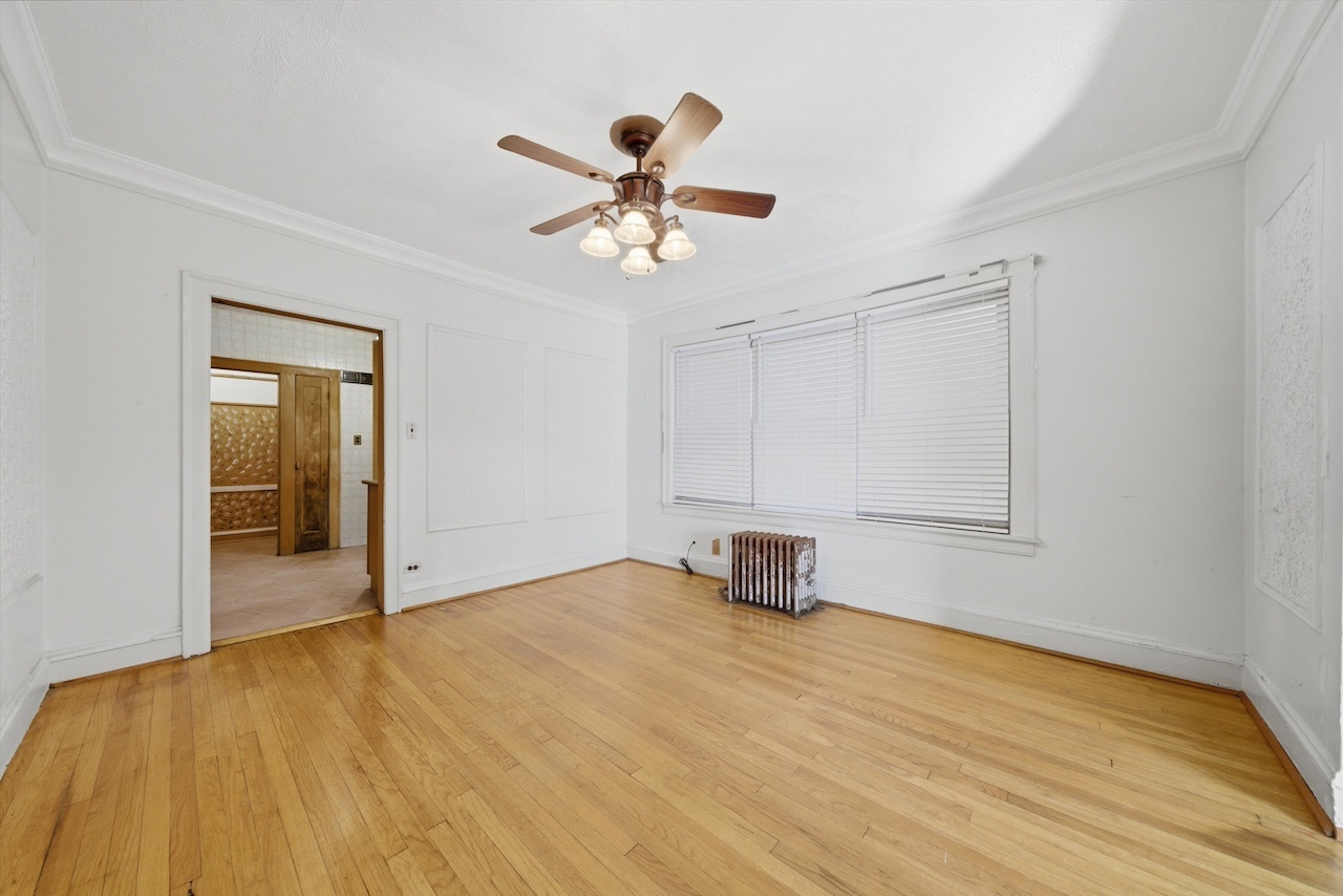 7960 South Phillips Avenue Chicago IL 60617