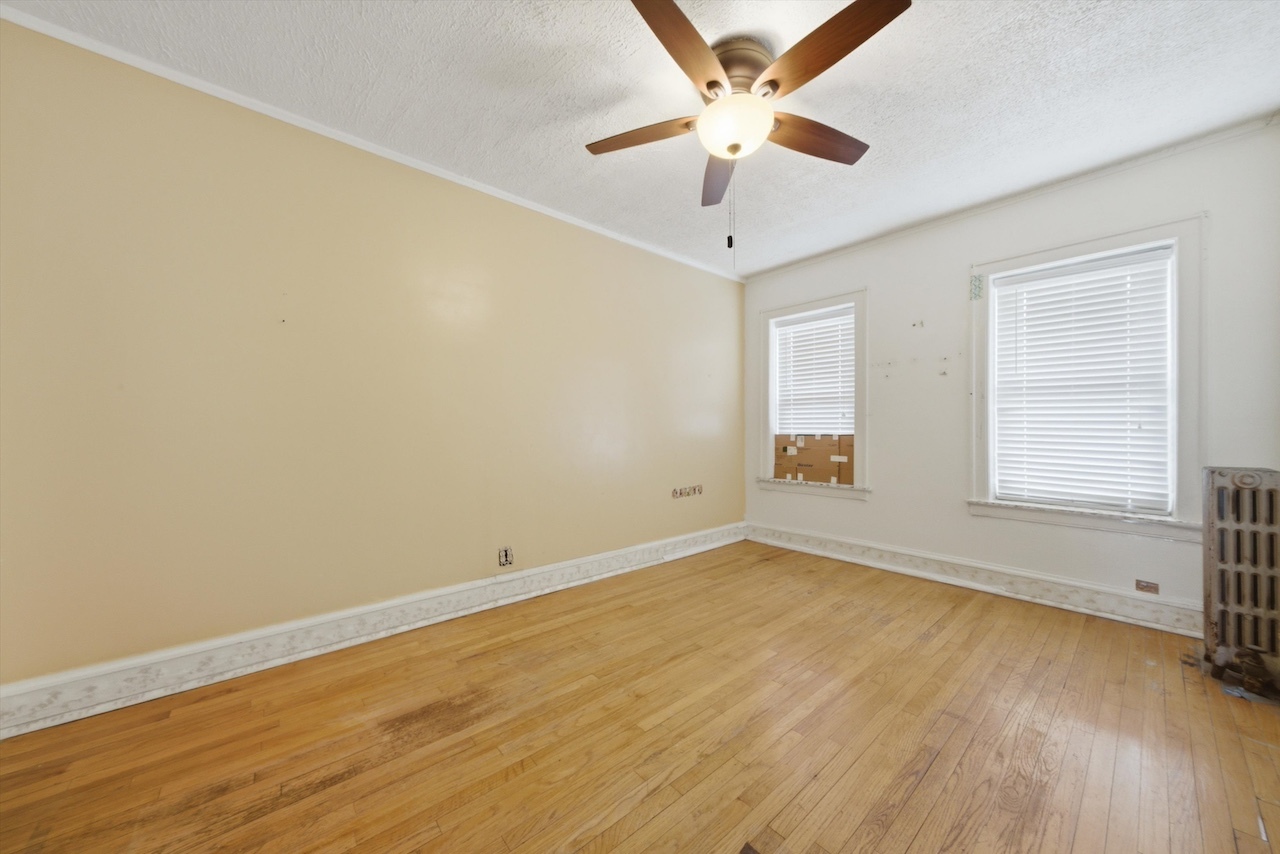 7960 South Phillips Avenue Chicago IL 60617