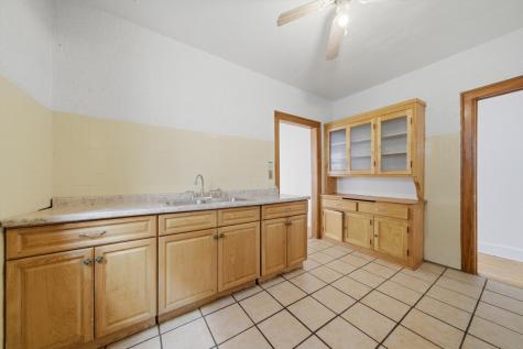 7960 South Phillips Avenue Chicago IL 60617