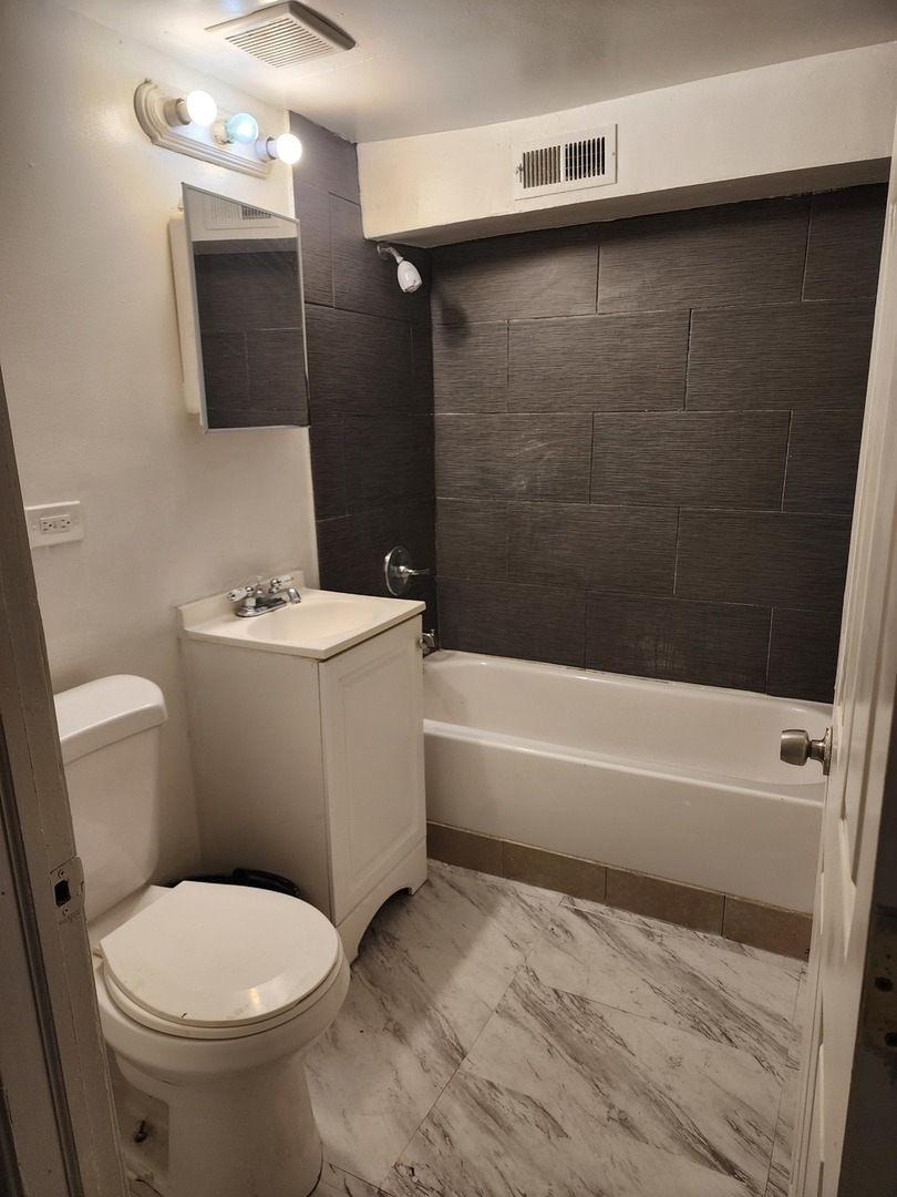 6315 South Eberhart Avenue Chicago IL 60637