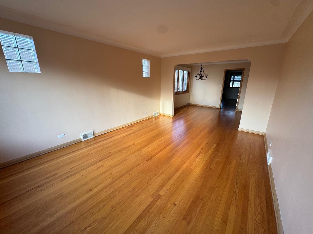 5805 North Merrimac Avenue Chicago IL 60646