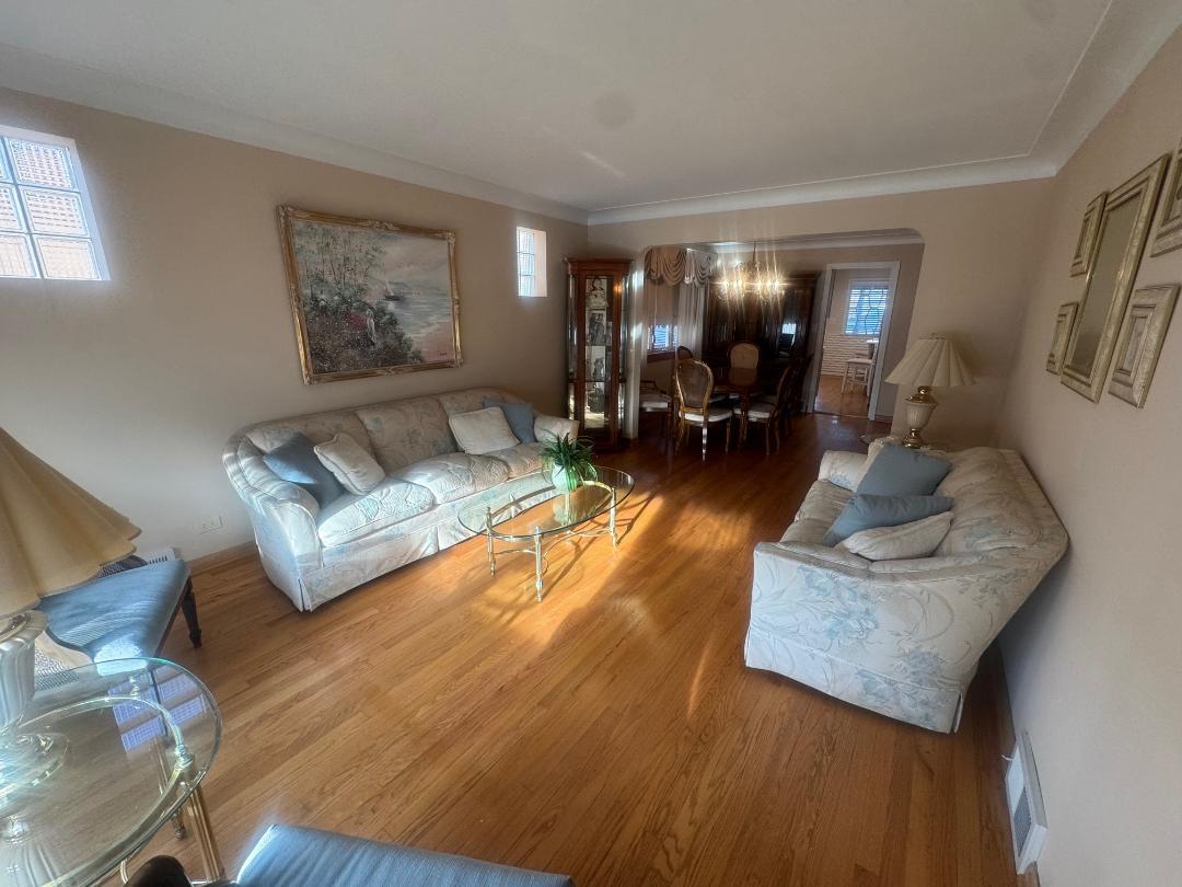 5805 North Merrimac Avenue Chicago IL 60646