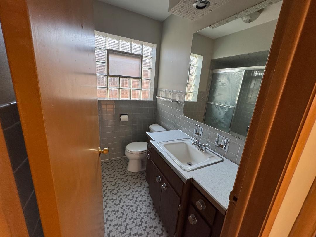 5805 North Merrimac Avenue Chicago IL 60646