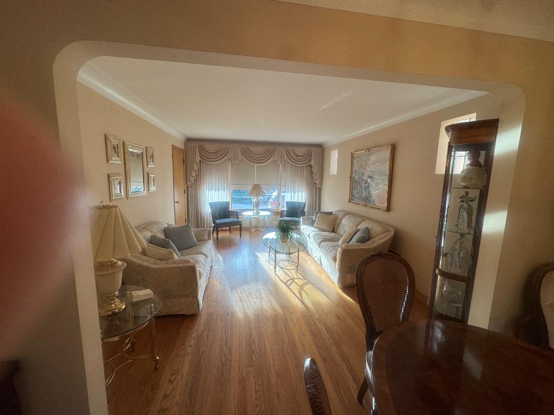 5805 North Merrimac Avenue Chicago IL 60646
